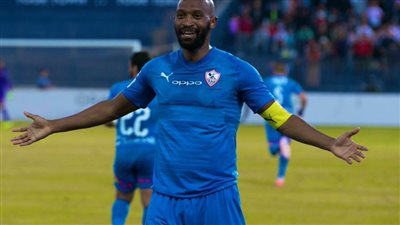 محمد منير يداعب شيكابالا