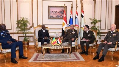   وزير الدفاع والإنتاج الحربي يلتقي نظيره السنغالي
