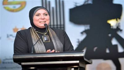 وزيرة التجارة: إنشاء مجمعات صناعية لتوفير فرص العمل  