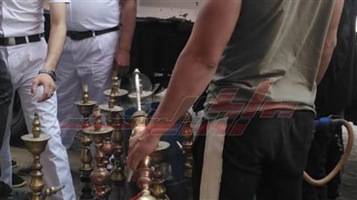 ضبط مقهى لمخالفة قرار الحظر بشبرا الخيمة