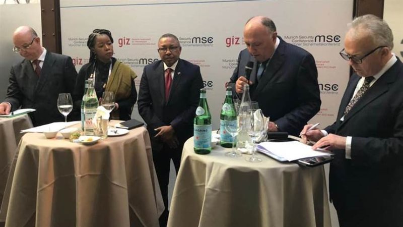 وزير الخارجية خلال