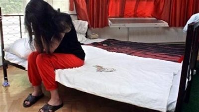 بـ3 آلاف جنيه.. عاطل يبيع زوجته للمتعة الحرام