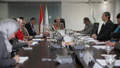 وزيرة البيئة تناقش الوضع الحالي للمدافن الصحية للمخلفات ضمن المنظومة الجديدة