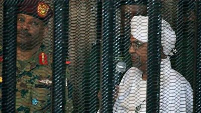 استجواب البشير حول ارتباط أموال الحركة الإسلامية بالإرهابيين