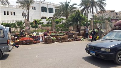 حملة لرفع الإشغالات ومخالفات الباعة الجائلين بالعبور