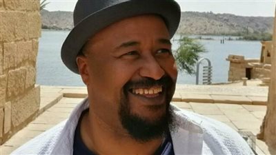 الشاعر الغنائي أحمد مرزوق لـ