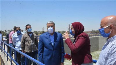 محافظ المنيا يشهد تجارب التشغيل لمحطة معالجة الصرف الصحي بالبدرمان 