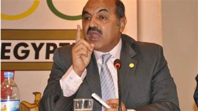 اللجنة الأولمبية ترفض تخفيض أجور الموظفين في الاتحادات