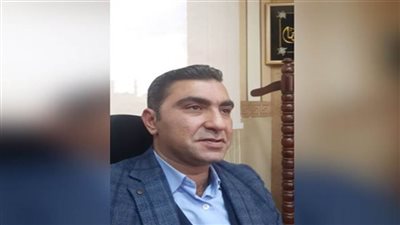 اقتصادي يشيد بتصنيع كبائن تعقيم الأفراد