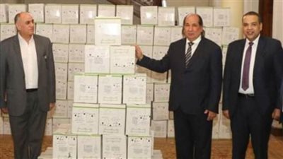 الوفد: توزيع 2200 كرتونة أغذية للأسر الأكثر احتياجا بالمحافظات