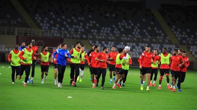 مران الأهلي الأول بأبوظبي استعدادًا للزمالك بالسوبر