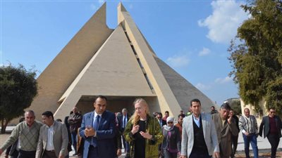 وفد الخارجية الألمانية يتفقد المتحف الآتوني بالمنيا 