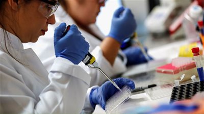 شركة أدوية تعلن بدء اختبارات لقاح ضد كورونا على البشر