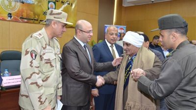 تكريم 105 من أسر الشهداء ببني سويف