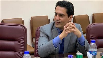 عبدالمجيد يُعلن تفاصيل وصول الدفعة الأولى من المطهرات والمنظفات لـ«الصحفيين»