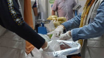 مؤسسة الإغاثة والطوارئ توزع 45 طن مواد غذائية