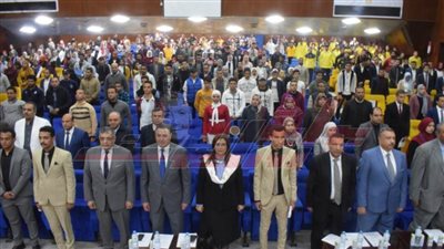 رئيس جامعة بنها يشهد حفل تنصيب اتحاد الطلاب