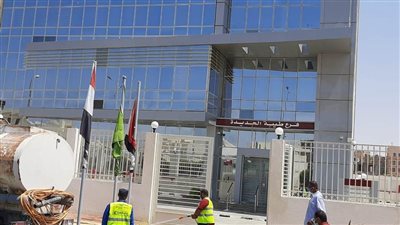  تطهير وتعقيم الأماكن الحيوية بمدينة طيبة الجديدة 