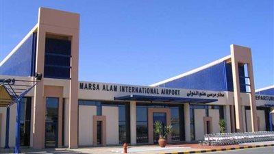 مطار مرسى علم يستقبل طائرة قادمة من بلجراد على متنها  71مصريا