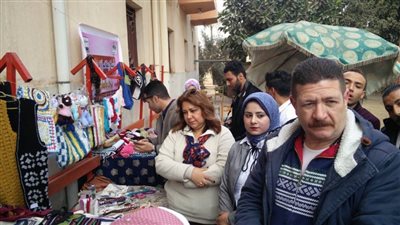 وفد «الحركة الوطنية» يتفقد معرض المشغولات اليدوية بالمنيا