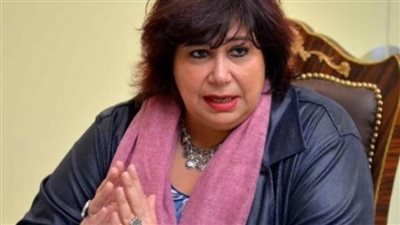 وزيرة الثقافة تنعي الفنان التشكيلي مصطفى عبد الوهاب