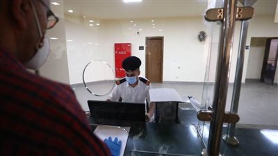 وحدات المرور تستقبل المواطنين لترخيص المركبات الجديدة