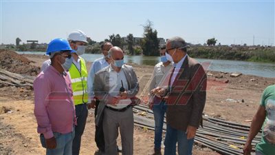 محافظ القليوبية ومدير الأمن يتفقدان موقع تطوير طريق شركات البترول بمسطرد