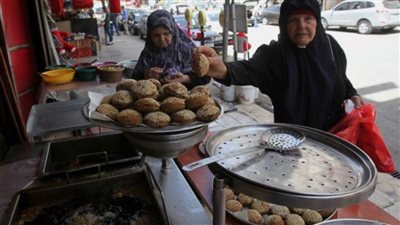 محافظ البحيرة يقرر استثناء مطاعم الفول والطعمية من قرار الغلق