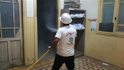 جامعة دمنهور تواصل جهودها في تعقيم المنشآت الحكومية بالبحيرة