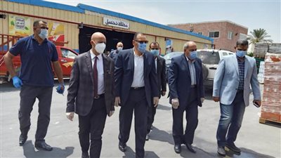 محافظ الشرقية وقيادات الصحة يتفقدون مصانع العاشر من رمضان 
