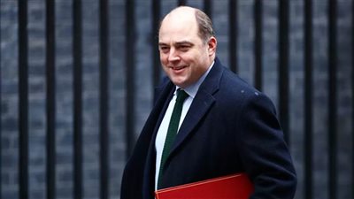 وزير الدفاع البريطاني يصف إصابته بكورونا بالـ