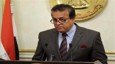 وزير التعليم العالي يصدر قرارا بغلق 