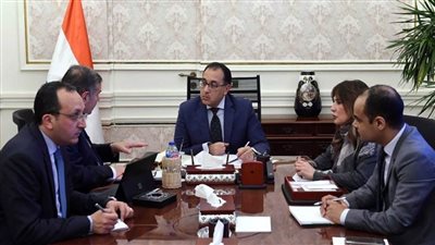 مدبولي يتابع موقف العمل بشركات قطاع الأعمال