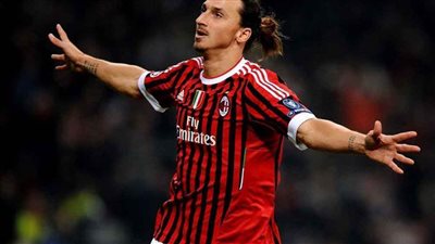 ميلان يفكر في الإبقاء على إبراهيموفيتش