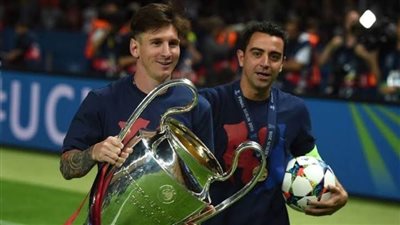 «تشافي» يرغب في تدريب برشلونة قبل اعتزال «ميسي»