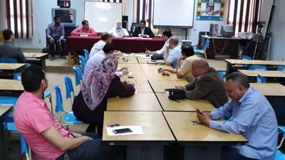 طلاب أولى ثانوي بكفر الشيخ يؤدون امتحان الجغرافيا إلكترونيا