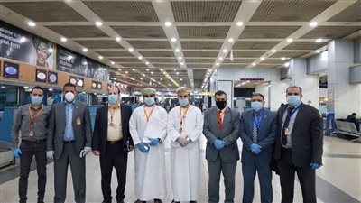 مغادرة الرحلة الثانية لمواطنين عُمانيين من مطار القاهرة