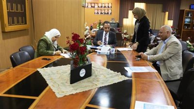 جامعة المنصورة توقع 5 عقود بحثية في مجال فيروس كورونا 