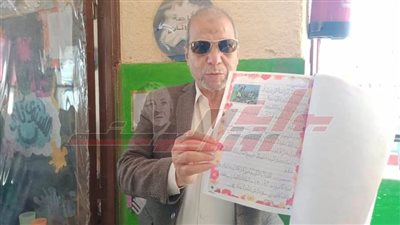 وكيل وزارة التعليم بالمنيا يتفقد المدارس لمتابعة تسليم الأبحاث الورقية