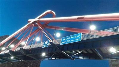 تزيين كباري مشاة محور المحمودية بأسماء شهداء مصر