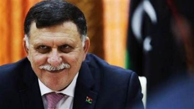 أنباء عن هروب فايز السراج فى طائرة مروحية من قاعدة بوستة البحرية 