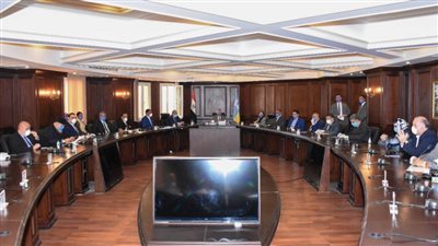محافظ الإسكندرية يبحث تداعيات أزمة فيروس كورونا مع نواب البرلمان