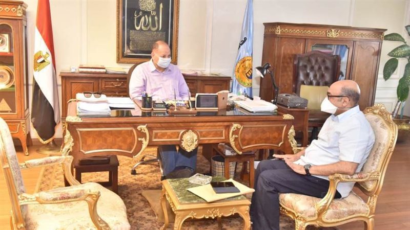 محافظ أسيوط يلتقي