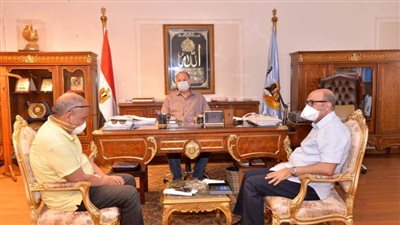 محافظ أسيوط: تنفيذ إجراءات الحجر المنزلي للمخالطين لمصابي فيروس كورونا