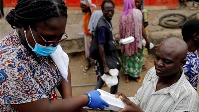 عامل تعليب أسماك ينقل عدوى كورونا إلى 533 في غانا