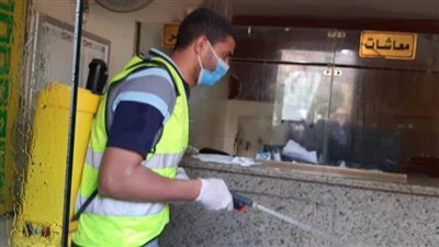 استمرار حملات رش وتعقيم المنشآت الحكومية والصحية بالبحيرة