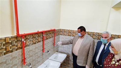 محافظ البحيرة في جولة تفقدية لقرى حياة كريمة