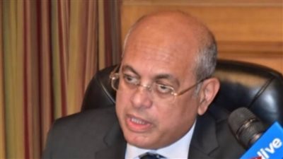 رئيس شعبة المستلزمات الطبية: الكمامة العادية يتم تغييرها كل 4 ساعات.. (فيديو)