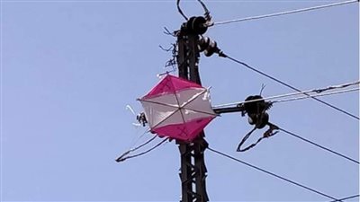 مصرع طفل صعقًا بالكهرباء بسبب 