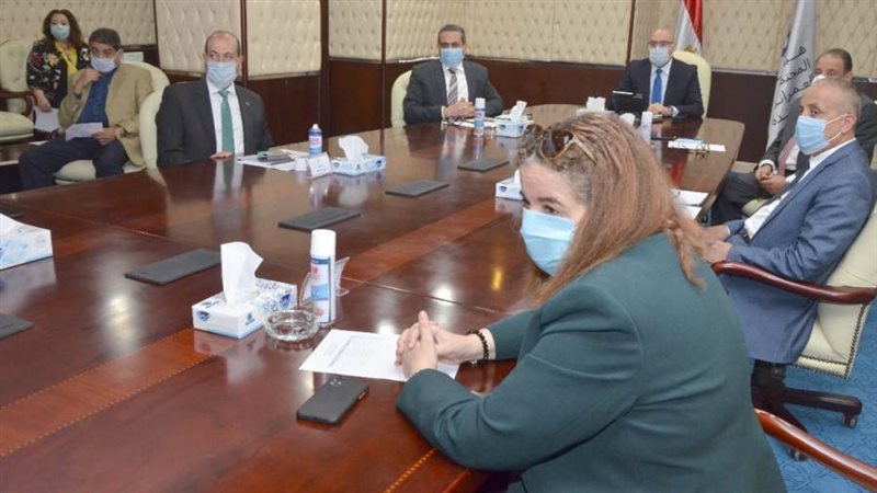 وزير الإسكان يتابع